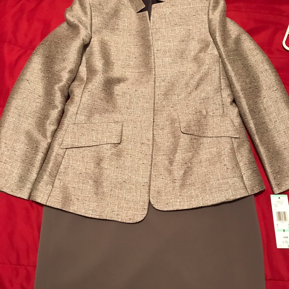 Kasper Ladies skirt and blazer Gray